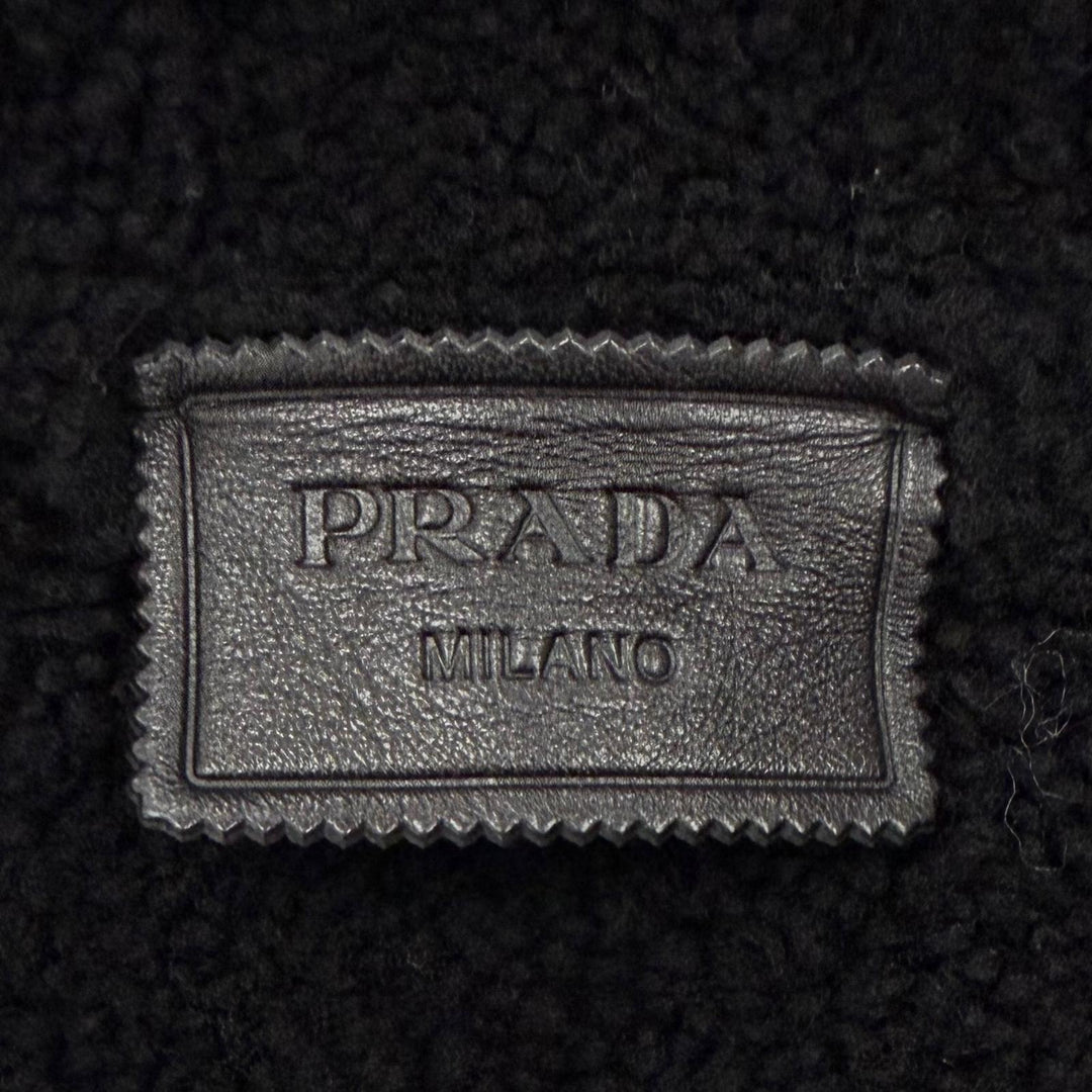 極美品▼PRADA プラダ 2023年製 UPS608 S232 シープスキン染ファー エンボスロゴ フーデッド ZIP ムートンジャケット ブラック 48 正規品