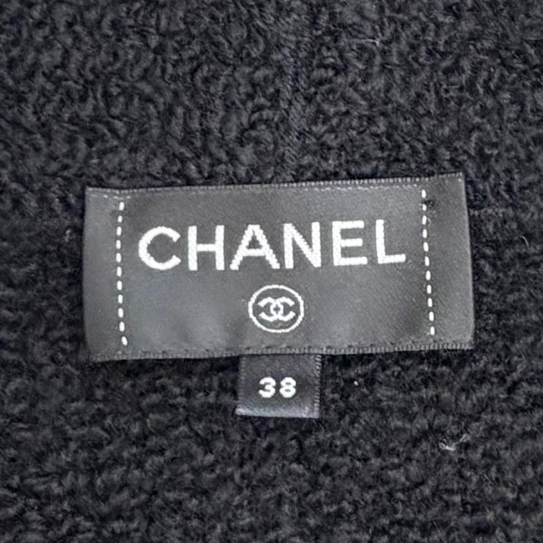 極美品△CHANEL シャネル P78396K11326 カシミヤ ウール ライオンボタン 袖口フリル Vネック 長袖 ニット カーディガン 黒 IT 38 正規品