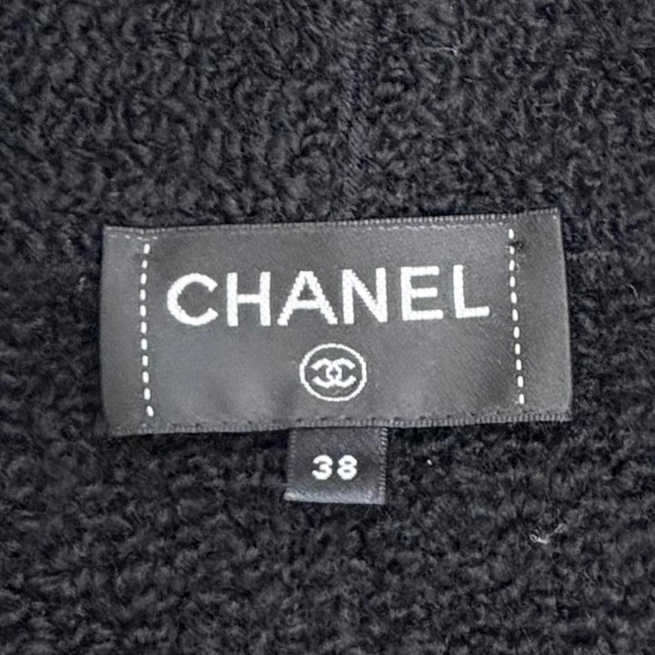 極美品△CHANEL シャネル P78396K11326 カシミヤ ウール ライオンボタン 袖口フリル Vネック 長袖 ニット カーディガン 黒 IT 38 正規品