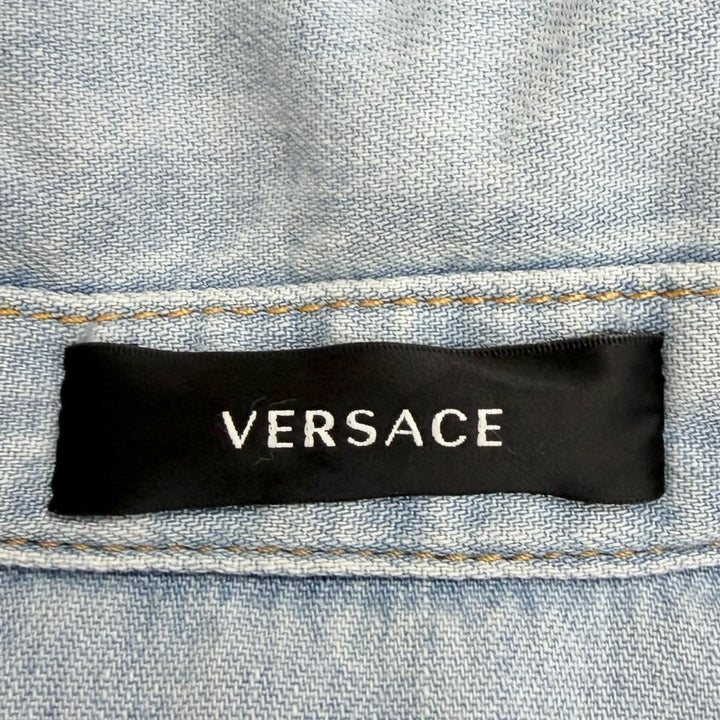 極美品□VERSACE ヴェルサーチ 2023年製 バロック メデューサボタン オープンカラー 半袖 デニムシャツ ライトブルー 48 正規品 メンズ