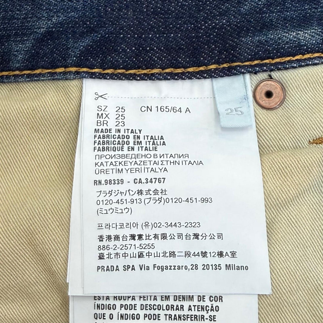 極美品★PRADA プラダ 2025年製 GFP534 コットン100％ レザーロゴパッチ セルビッジ デニムパンツ インディゴ 25 イタリア製 正規品