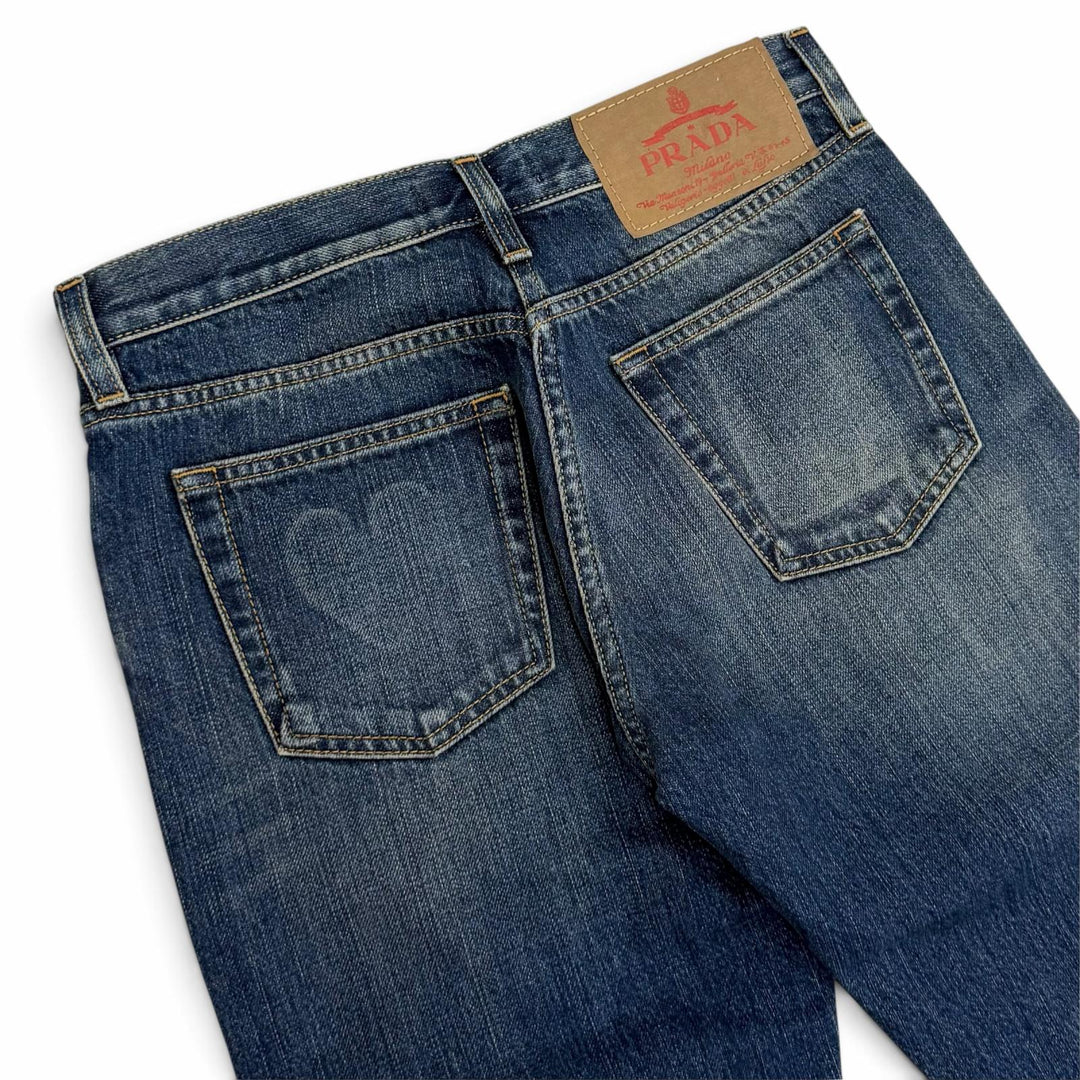 極美品★PRADA プラダ 2025年製 GFP534 コットン100％ レザーロゴパッチ セルビッジ デニムパンツ インディゴ 25 イタリア製 正規品