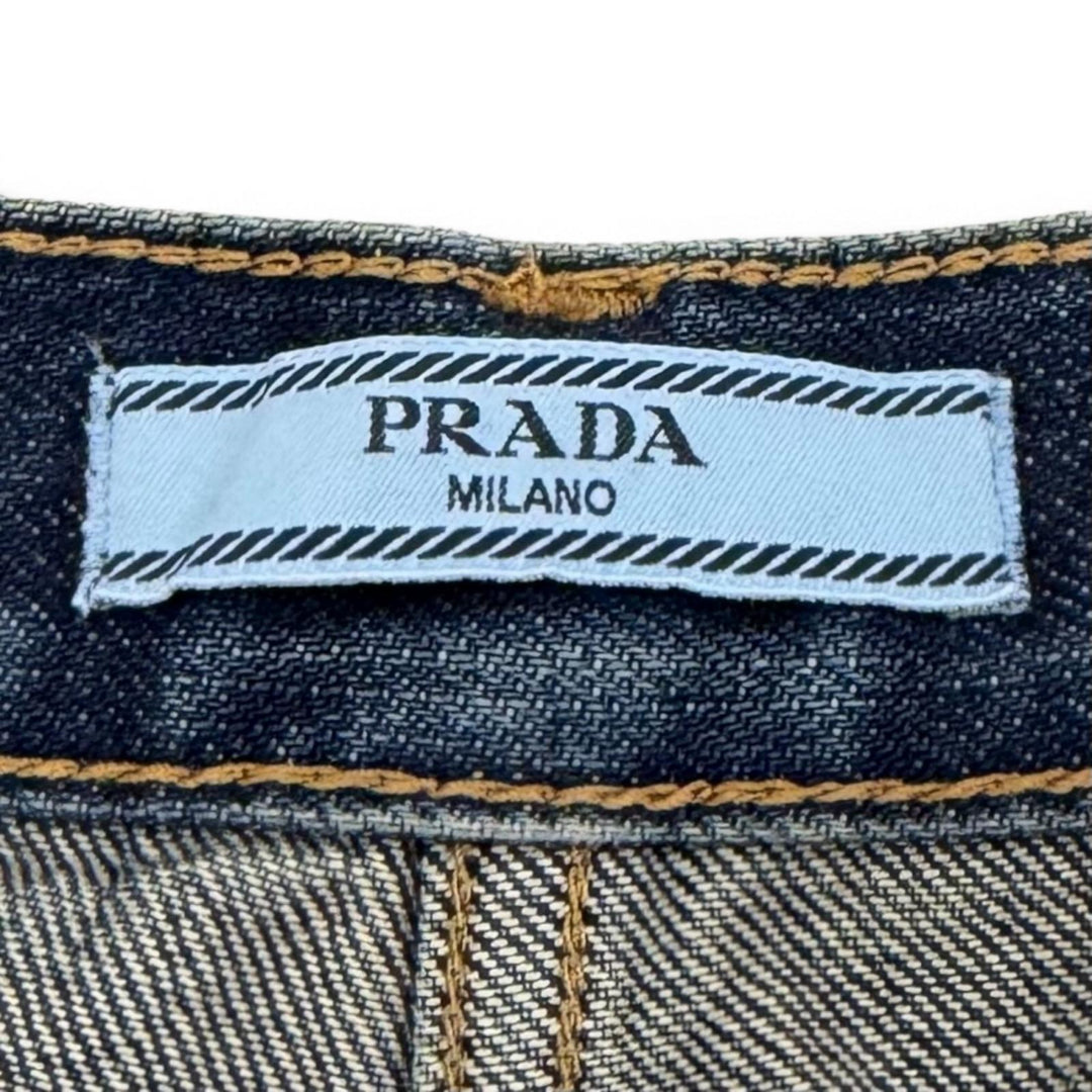 極美品★PRADA プラダ 2025年製 GFP534 コットン100％ レザーロゴパッチ セルビッジ デニムパンツ インディゴ 25 イタリア製 正規品