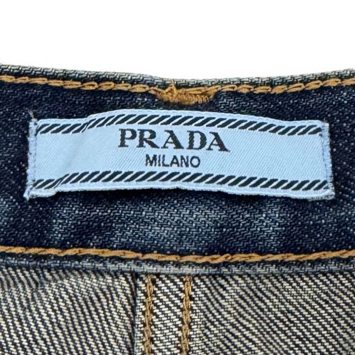 極美品★PRADA プラダ 2025年製 GFP534 コットン100％ レザーロゴパッチ セルビッジ デニムパンツ インディゴ 25 イタリア製 正規品