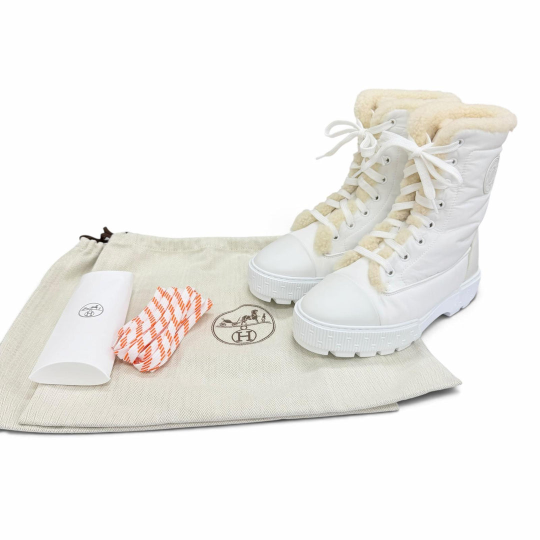 極美品☆HERMES エルメス 242071Z フレッシュ ロゴレザーパッチ ボア使い ショートブーツ ホワイト 35 イタリア製 レディース 保存袋付き
