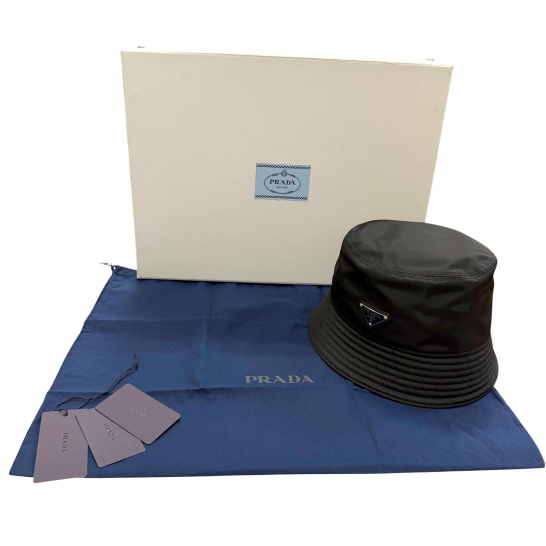 極美品▼PRADA プラダ 2025年製 2HC137 Re-Nylon トライアングルロゴ 三角プレート 帽子 バケットハットブラック L 伊製 正規品 メンズ