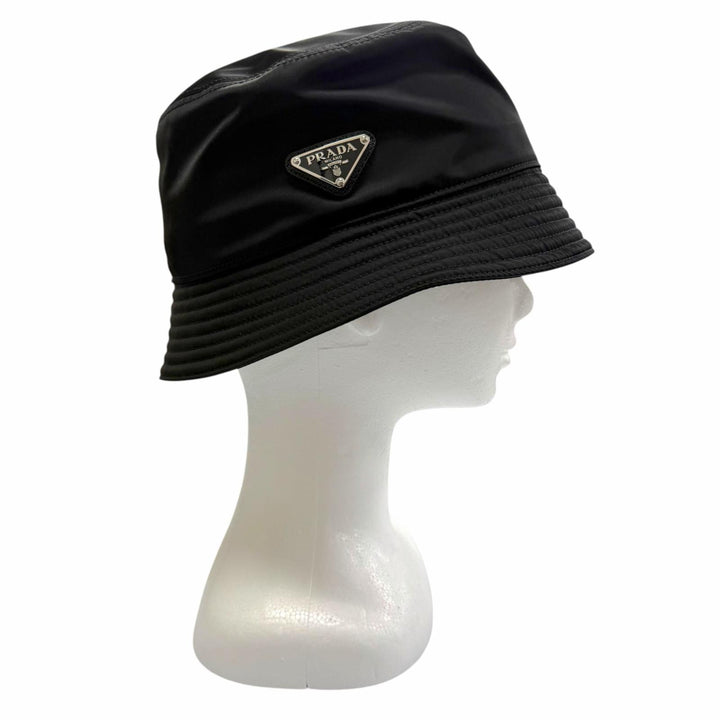 極美品▼PRADA プラダ 2025年製 2HC137 Re-Nylon トライアングルロゴ 三角プレート 帽子 バケットハットブラック L 伊製 正規品 メンズ