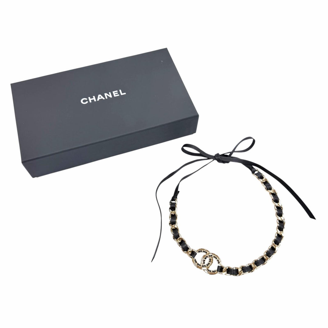 極美品☆CHANEL シャネル AB7846 B22P メタル ココマーク チェーン レザー使い ヘアバンド ヘアアクセサリー ブラック ゴールド 箱付き
