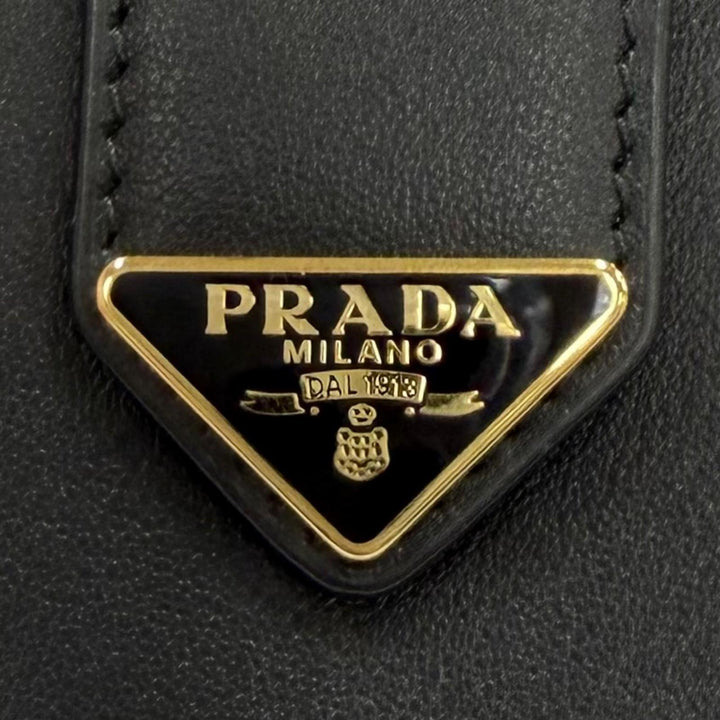 極美品★PRADA プラダ 1MV025 トライアングルロゴ シティカーフ タブ ロングウォレット 長財布 ブラック イタリア製 レディース 箱付き