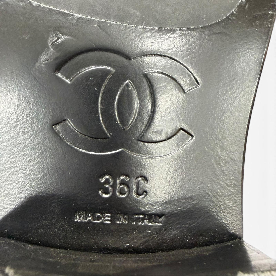 美品☆CHANEL シャネル G39170 ココマーク チェーン装飾 サイドZIP レザー ショートブーツ ブラック ゴールド金具 36 イタリア製