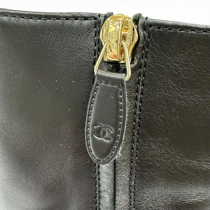 美品☆CHANEL シャネル G39170 ココマーク チェーン装飾 サイドZIP レザー ショートブーツ ブラック ゴールド金具 36 イタリア製