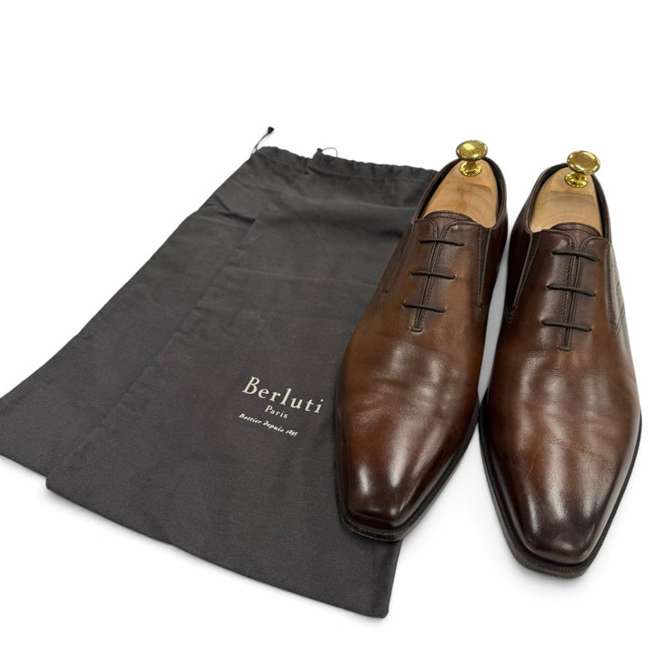 美品▼BERLUTI ベルルッティ 2020年製 スクリット カリグラフィ スリッポン レザーシューズ ブラウン 7.5 イタリア製 メンズ 保存袋付き