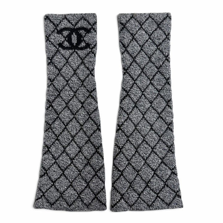 美品△CHANEL シャネル 18A カシミヤ89％ ココマーク マトラッセ ニット アームウォーマー アームカバー グレー ブラック レディース