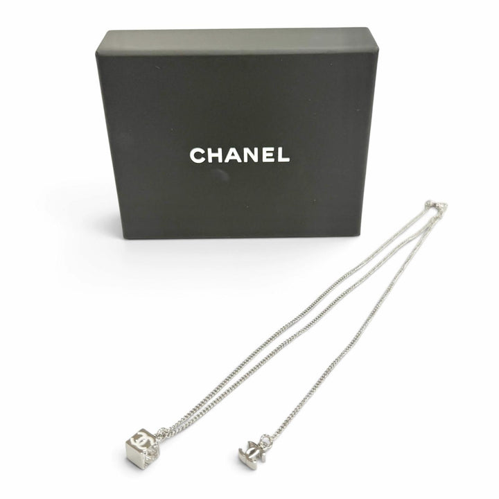極美品△CHANEL シャネル B25C CCロゴ ココマーク クリスタル キューブ ネックレス ペンダント アクセサリー シルバー レディース 箱付き
