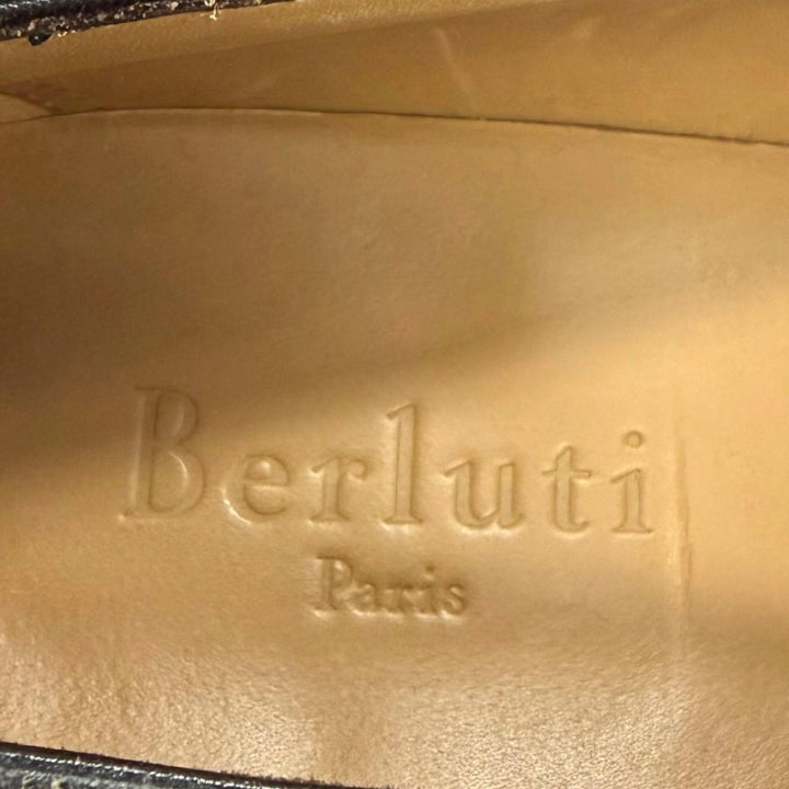 美品□Berluti ベルルッティ ガレ レザー カリグラフィ スクリット 一枚革 ローファー チャコールグレー 7 イタリア製 メンズ 箱付き