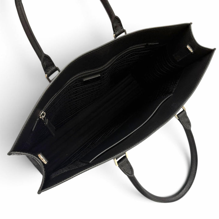 極美品▼PRADA プラダ 2VG101 サフィアーノレザー トライアングルロゴ 三角プレート 2WAY トートバッグ ブラック シルバー金具 伊製
