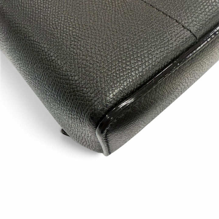 極美品▼Valextra ヴァレクストラ カーフスキン レザー Vライン ワンショルダー バックパック ミニ ボディバッグ ブラック 定価363000円
