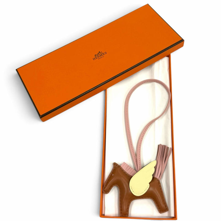 極美品★HERMES エルメス ロデオチャーム ペガサスPM ゴールド／ローズダーリン／ジョーヌミルトン レザー バッグチャーム G刻印 箱付き