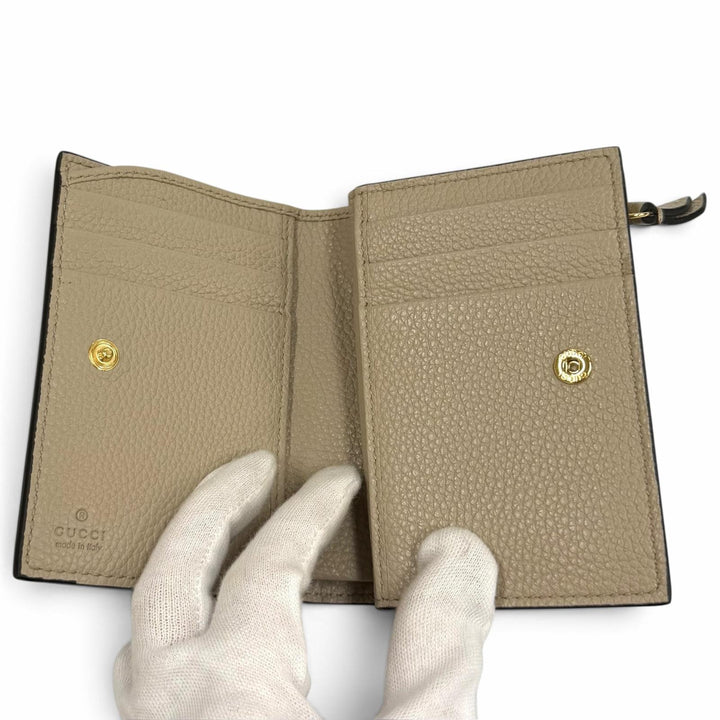 未使用品★GUCCI グッチ 841360 ダブルG バイカラー スモールウォレット GGスプリーム レザー 二つ折り財布 ベージュ 箱・保存袋付