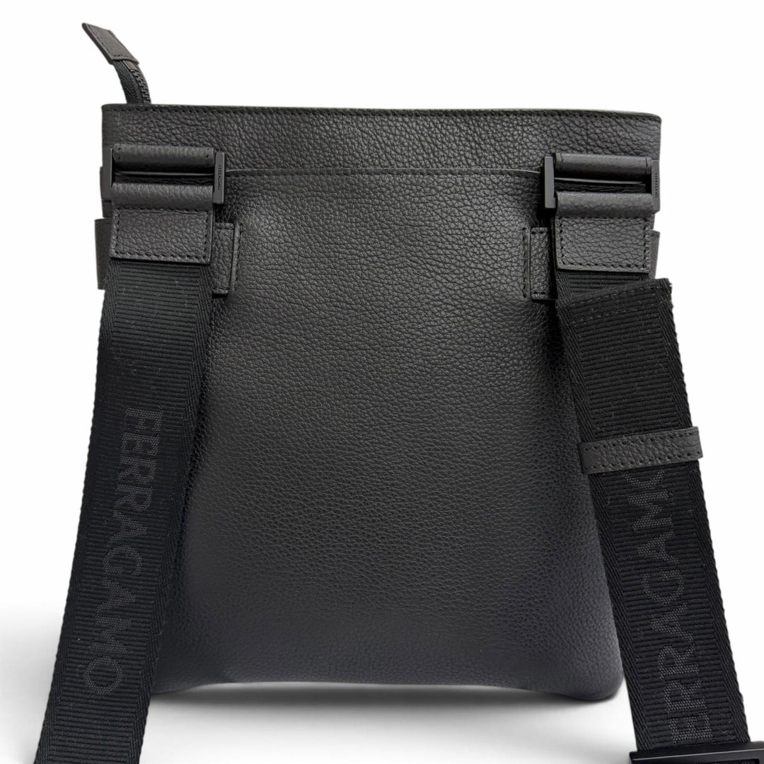 極美品□FERRAGAMO フェラガモ 241624 レザー ガンチーニ金具 クロスボディバッグ ショルダーバッグ イタリア製 メンズ 定価264000円
