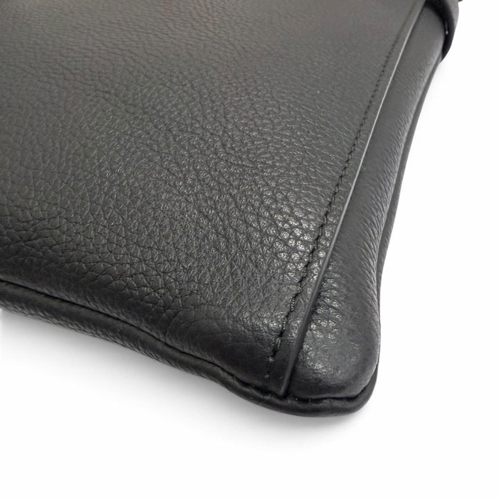 極美品□FERRAGAMO フェラガモ 241624 レザー ガンチーニ金具 クロスボディバッグ ショルダーバッグ イタリア製 メンズ 定価264000円