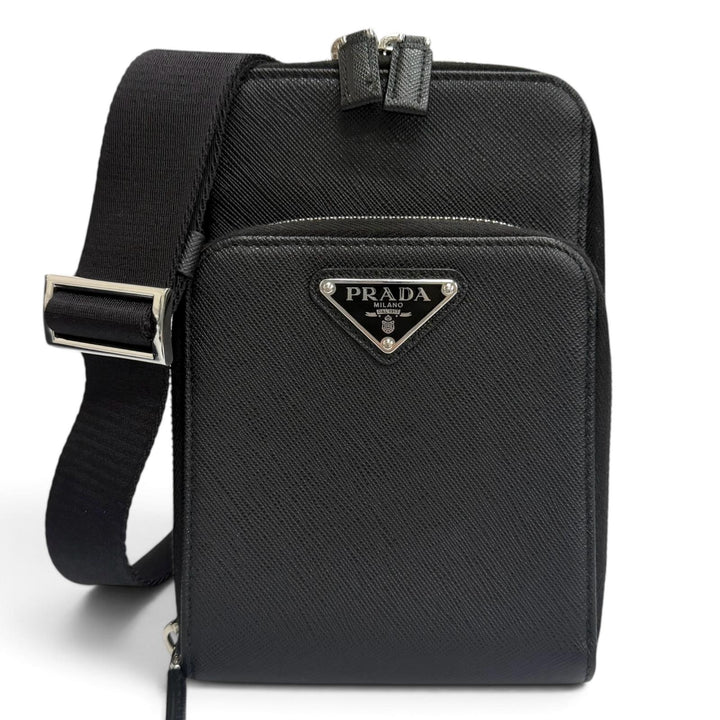 良品□PRADA プラダ 2ZH126 サフィアーノレザー トライアングルロゴ スマートフォンケース ショルダーバッグ イタリア製 定価280500円