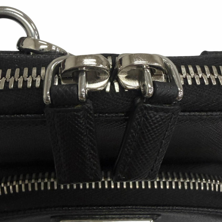 良品□PRADA プラダ 2ZH126 サフィアーノレザー トライアングルロゴ スマートフォンケース ショルダーバッグ イタリア製 定価280500円