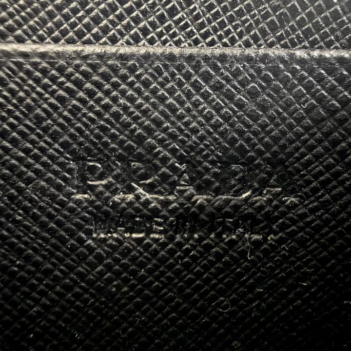 良品□PRADA プラダ 2ZH126 サフィアーノレザー トライアングルロゴ スマートフォンケース ショルダーバッグ イタリア製 定価280500円
