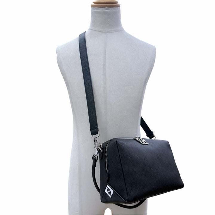 極美品▼FENDI フェンディ 7VA672 フルグレインカーフレザー ルイ ミディアム FFメタル 2WAY ショルダーバッグ ブラック 定価397100円