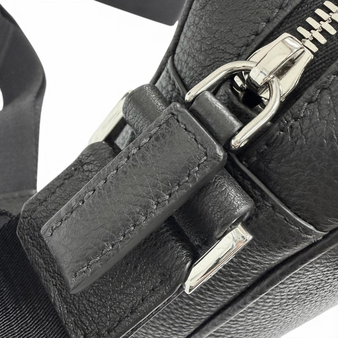 極美品□PRADA プラダ 2VH094 レザー トライアングルロゴ クロスボディバッグ ショルダーバッグ ブラック トルコ製 メンズ 保存袋付き