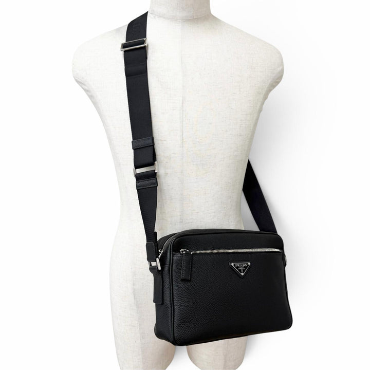極美品□PRADA プラダ 2VH094 レザー トライアングルロゴ クロスボディバッグ ショルダーバッグ ブラック トルコ製 メンズ 保存袋付き