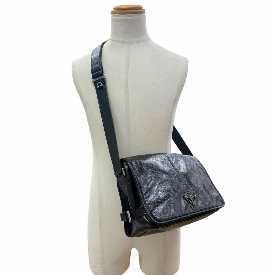 美品▼PRADA プラダ 2VD073 ソフトルックスレザー トライアングルロゴ 三角プレート ショルダーバッグ ブラック イタリア製 定価522500円