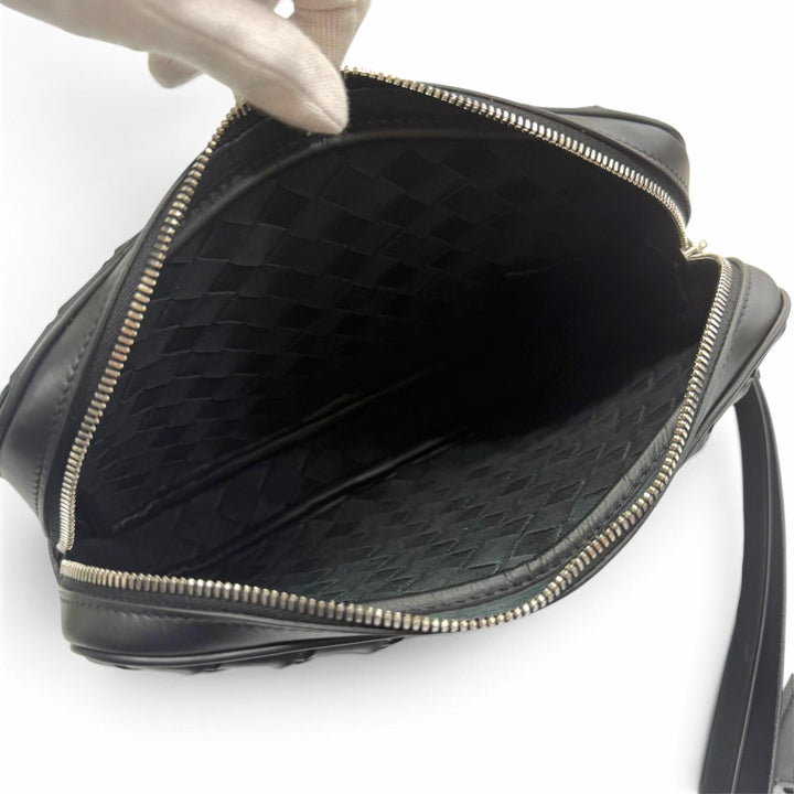 極美品▼BOTTEGAVENETA ボッテガヴェネタ 649916 レザー イントレチャート ポーチ付き セカンドバッグ クラッチバッグ ブラック メンズ