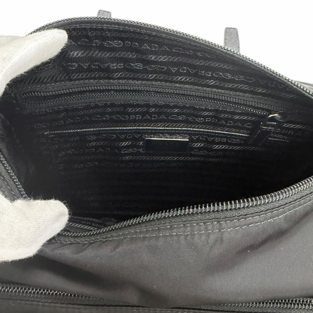 極美品□PRADA プラダ 1BD671 トライアングルロゴ Re-Nylon メッセンジャーバッグ ショルダーバッグ ブラック イタリア製 メンズ