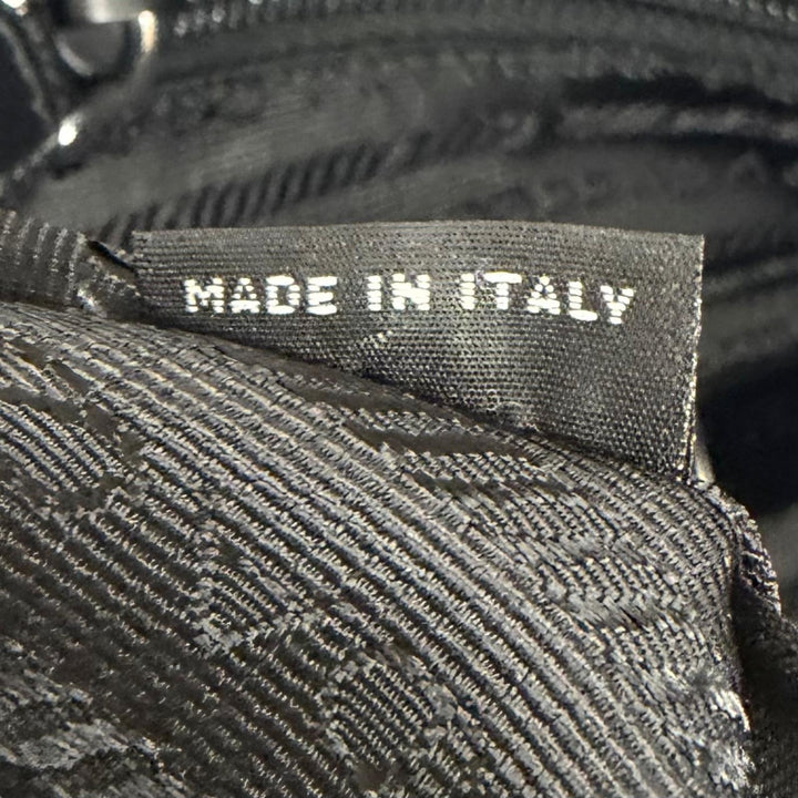 極美品□PRADA プラダ 1BD671 トライアングルロゴ Re-Nylon メッセンジャーバッグ ショルダーバッグ ブラック イタリア製 メンズ