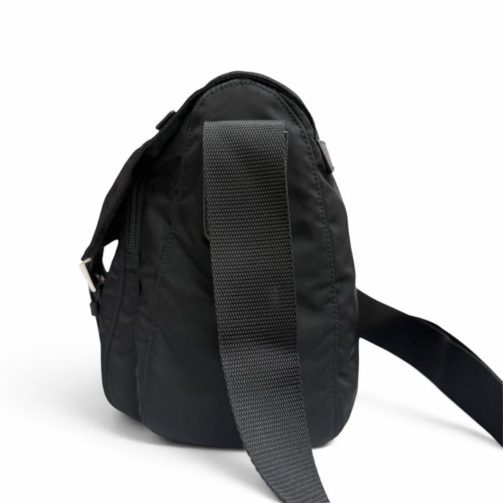 極美品□PRADA プラダ 1BD671 トライアングルロゴ Re-Nylon メッセンジャーバッグ ショルダーバッグ ブラック イタリア製 メンズ
