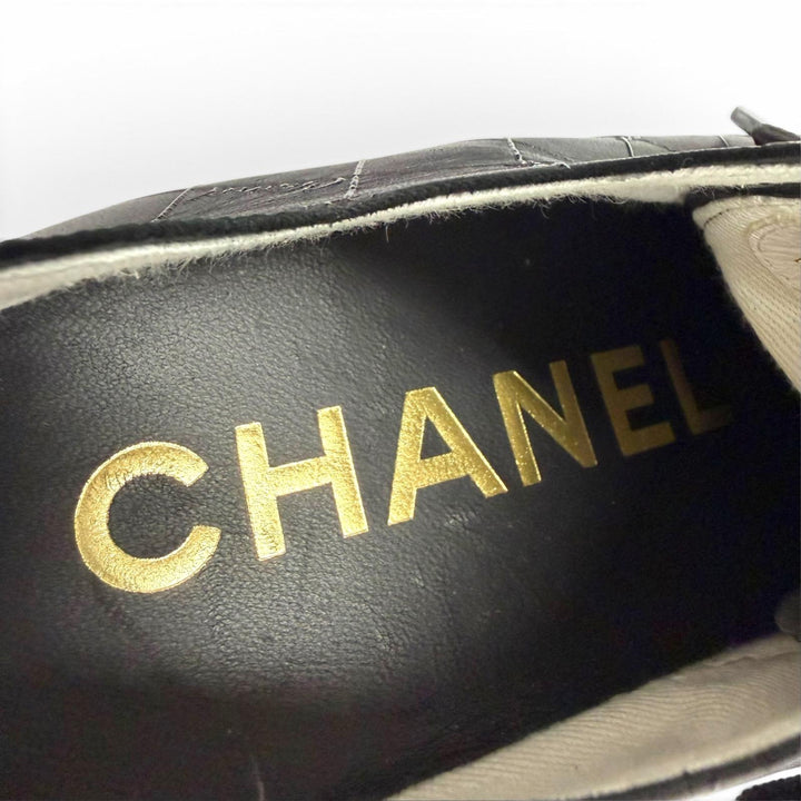 美品△CHANEL シャネル 25SS G46368 レザー ココマーク ロゴ総柄 レースアップ ローカットスニーカー ブラック 36 イタリア製 レディース