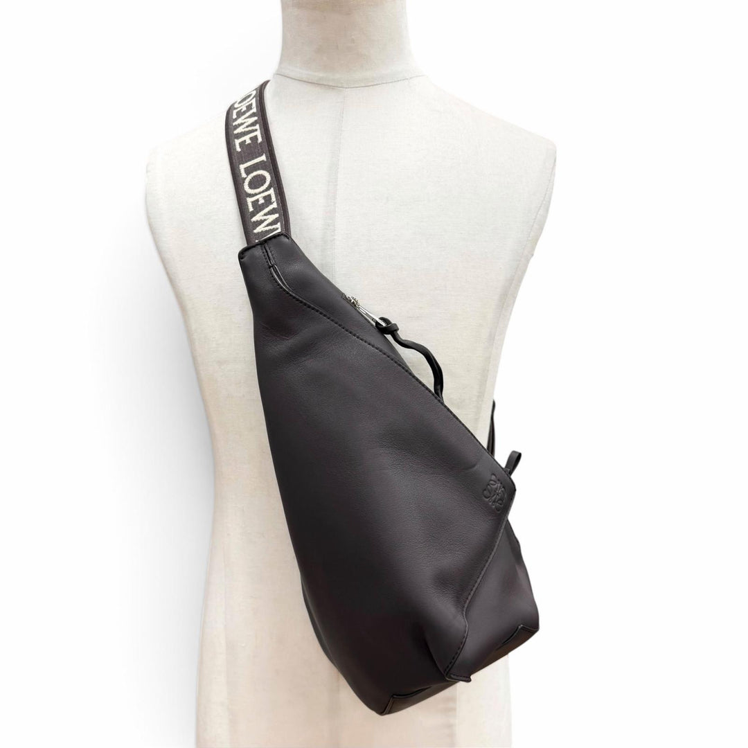 美品▼LOEWE ロエベ B511A09X10 アントン スリングバッグ サプルスムースカーフ レザー ボディバッグ ワンショルダーバッグ 保存袋付き