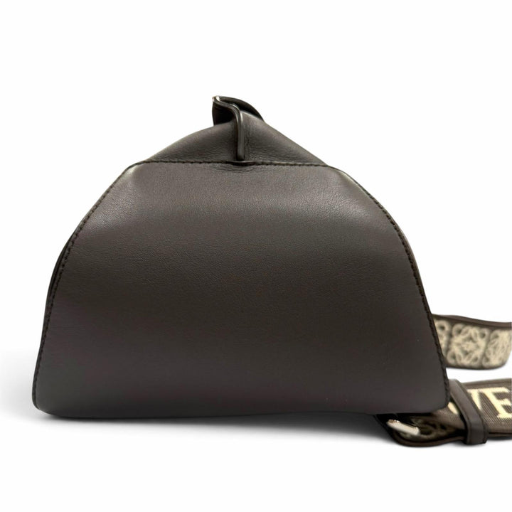美品▼LOEWE ロエベ B511A09X10 アントン スリングバッグ サプルスムースカーフ レザー ボディバッグ ワンショルダーバッグ 保存袋付き