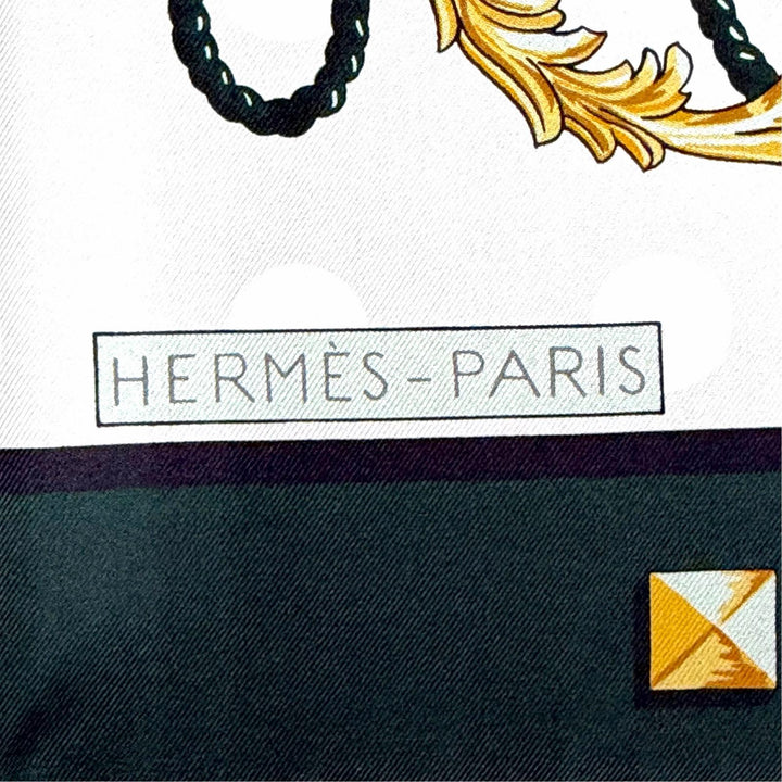未使用△HERMES エルメス 26AW H901428S LES CLES シルク100％ ヴェール サパン/グリ ペルル/ヴィエイユ カレ90 ダブルフェイス スカーフ