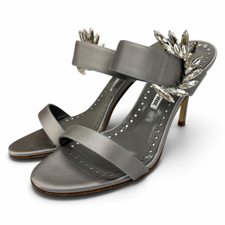 未使用品★MANOLO BLAHNIK マノロブラニク CHIVELA チヴェラ クリスタル装飾 サテン ピンヒール サンダル グレー 37.5 箱・保存袋付き