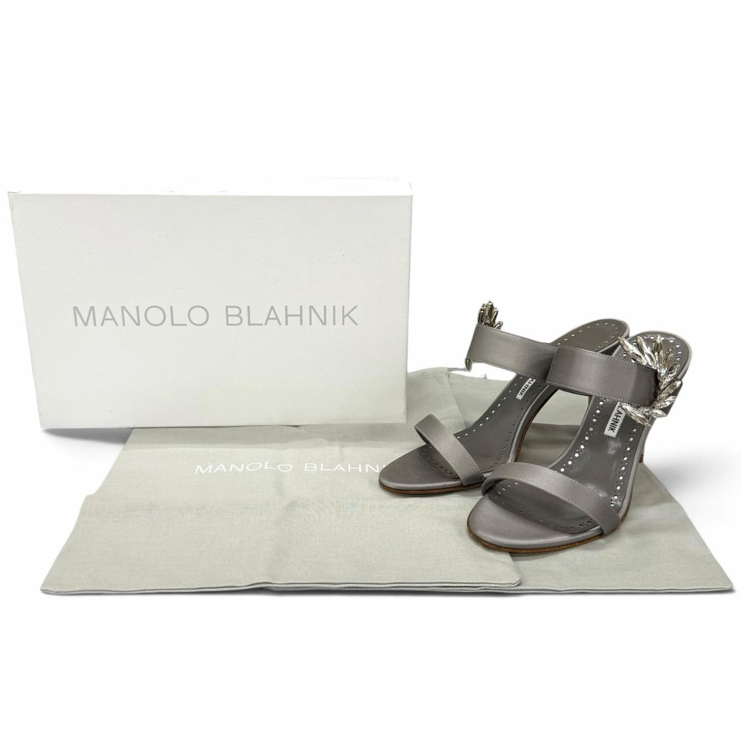 未使用品★MANOLO BLAHNIK マノロブラニク CHIVELA チヴェラ クリスタル装飾 サテン ピンヒール サンダル グレー 37.5 箱・保存袋付き