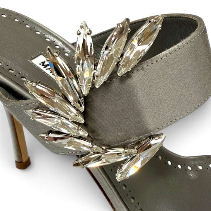 未使用品★MANOLO BLAHNIK マノロブラニク CHIVELA チヴェラ クリスタル装飾 サテン ピンヒール サンダル グレー 37.5 箱・保存袋付き