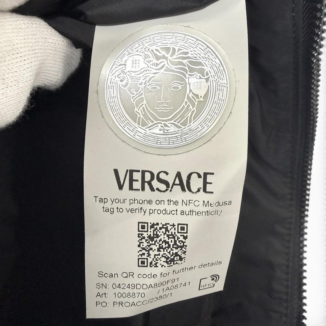 極美品□VERSACE ヴェルサーチ レザー使い 立体 メデューサ グレカ 2WAY ショルダーバッグ クラッチバッグ ブラック イタリア製 メンズ