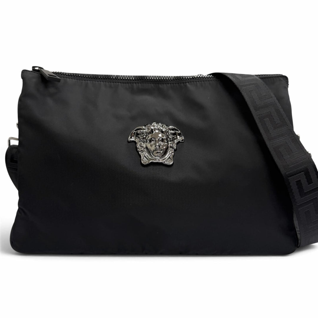 極美品□VERSACE ヴェルサーチ レザー使い 立体 メデューサ グレカ 2WAY ショルダーバッグ クラッチバッグ ブラック イタリア製 メンズ
