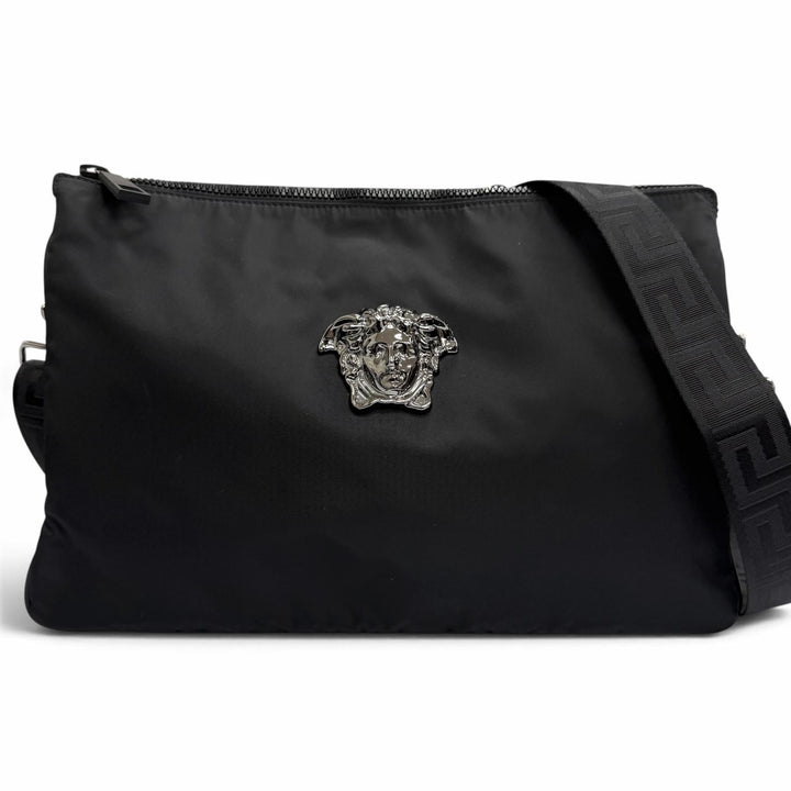 極美品□VERSACE ヴェルサーチ レザー使い 立体 メデューサ グレカ 2WAY ショルダーバッグ クラッチバッグ ブラック イタリア製 メンズ