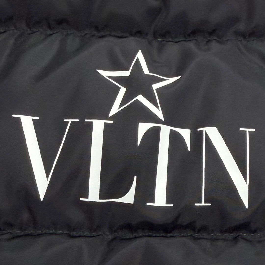 美品▼Valentino ヴァレンチノ VLTNロゴ フード取り外し可能 ダブルジップアップ ダウンベスト ブラック IT 50 イタリア製 正規品 メンズ