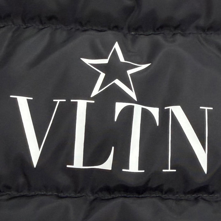 美品▼Valentino ヴァレンチノ VLTNロゴ フード取り外し可能 ダブルジップアップ ダウンベスト ブラック IT 50 イタリア製 正規品 メンズ