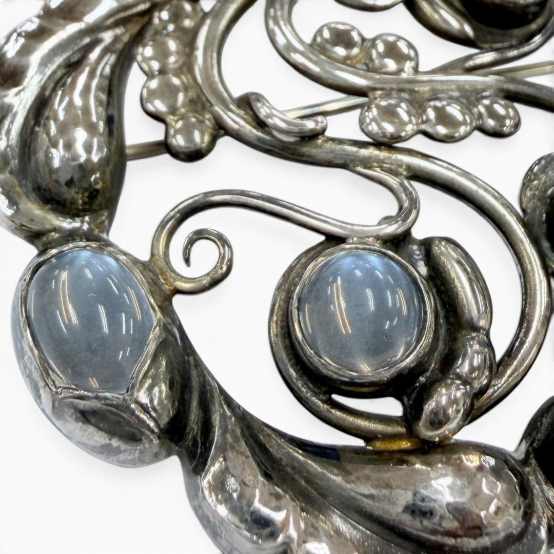 美品☆Georg Jensen ジョージジェンセン 159 925 ムーンストーン ブロッサム ブローチ シルバー ライトブルー 重量15.9g レディース