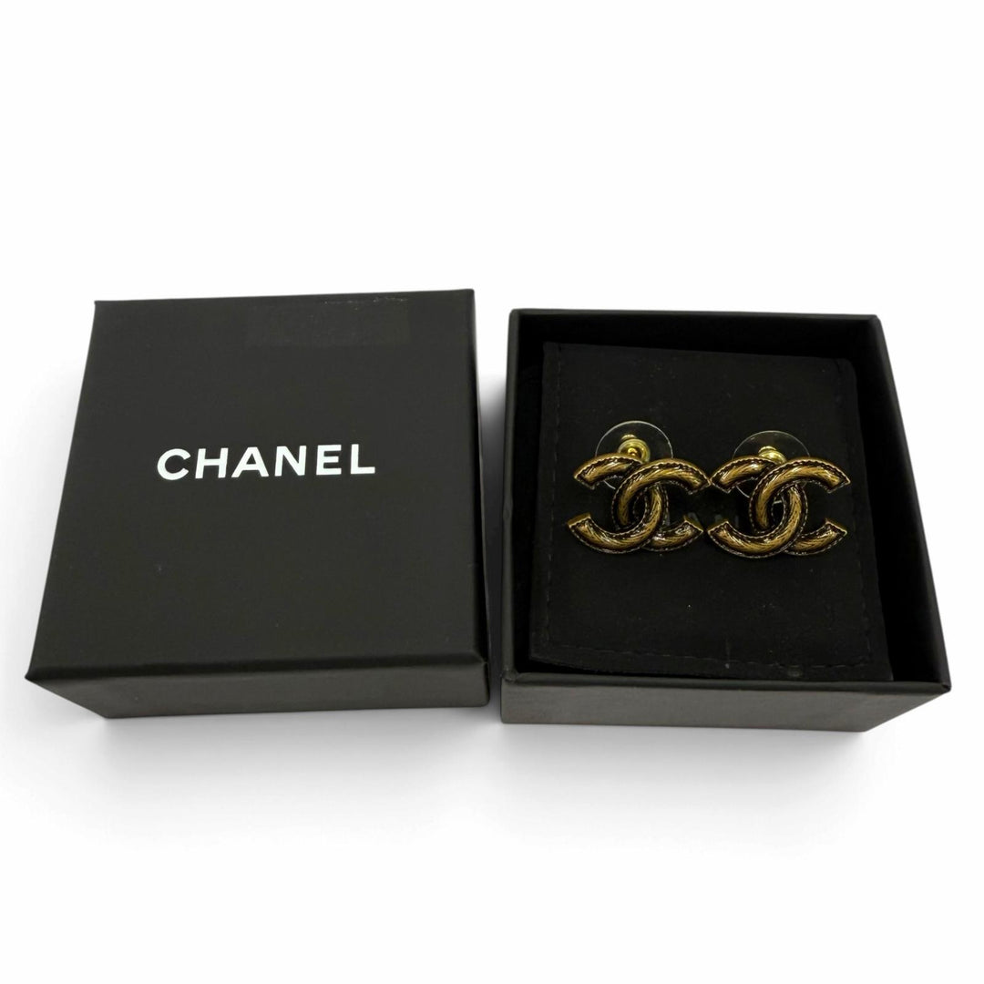 極美品☆CHANEL シャネル A24K メタル ココマーク アクセサリー ピアス アンティークゴールド フランス製 レディース 箱・保存袋付き